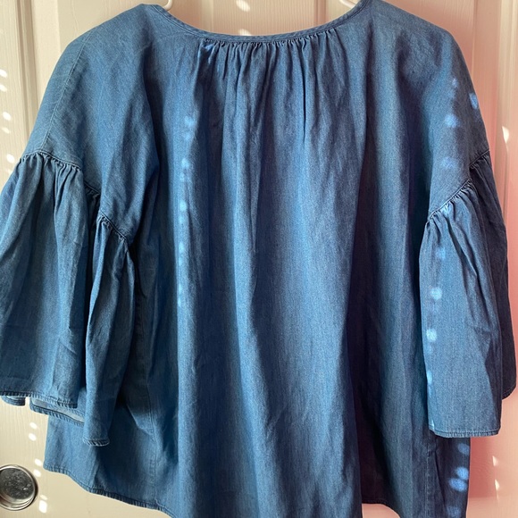 Levi’s Denim Croptop - Picture 2 of 3